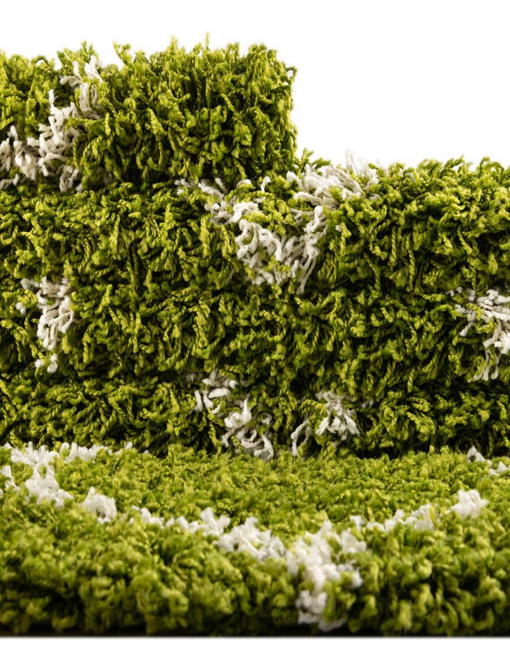 Detail image of 2' 7 x 12' Lattice Shag Runner Rug