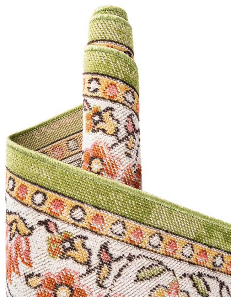 Detail image of 2' 7 x 10' Lucerne Runner Rug