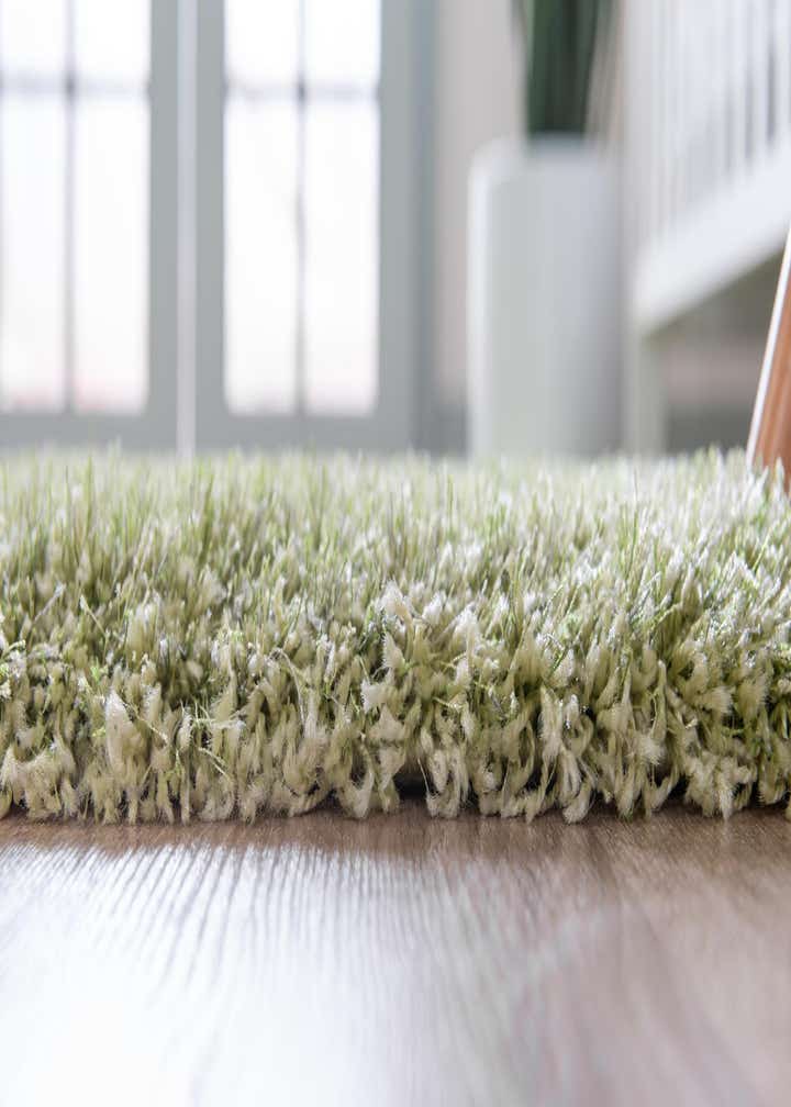 2' 7 x 6' Luxury Solid Shag Runner Rug