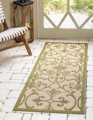 2' 2 x 6' Easy-Clean Botanical Indoor / Outdoor Runner Rug