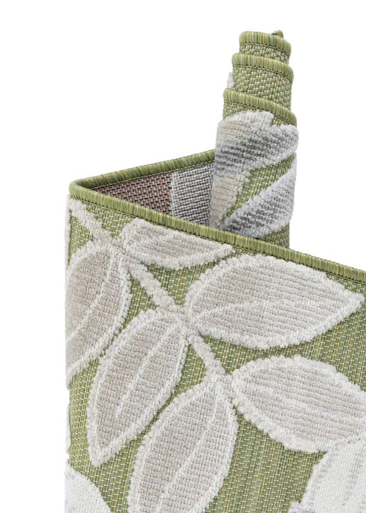 2' 2 x 5' 3 Easy-Clean Botanical Indoor / Outdoor Runner Rug