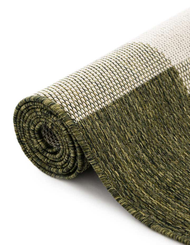 2' x 5' 3 Easy-Clean Checkered Indoor / Outdoor Runner Rug