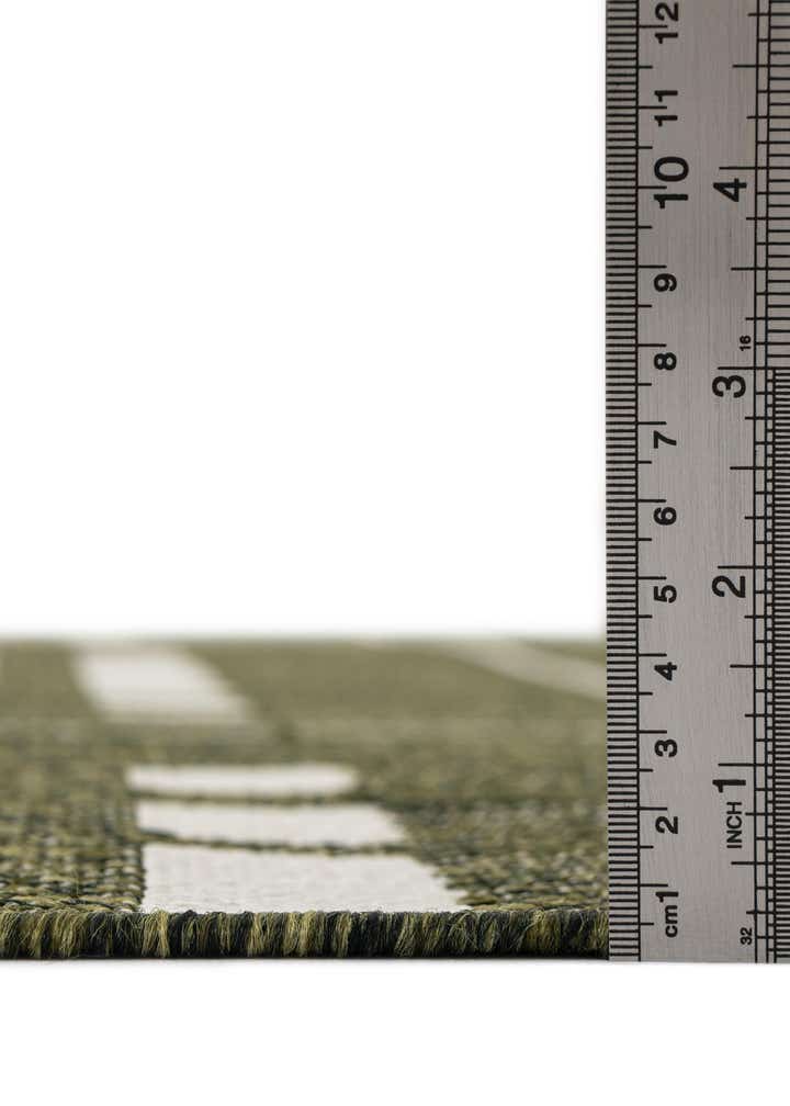 2' x 6' Easy-Clean Checkered Indoor / Outdoor Runner Rug