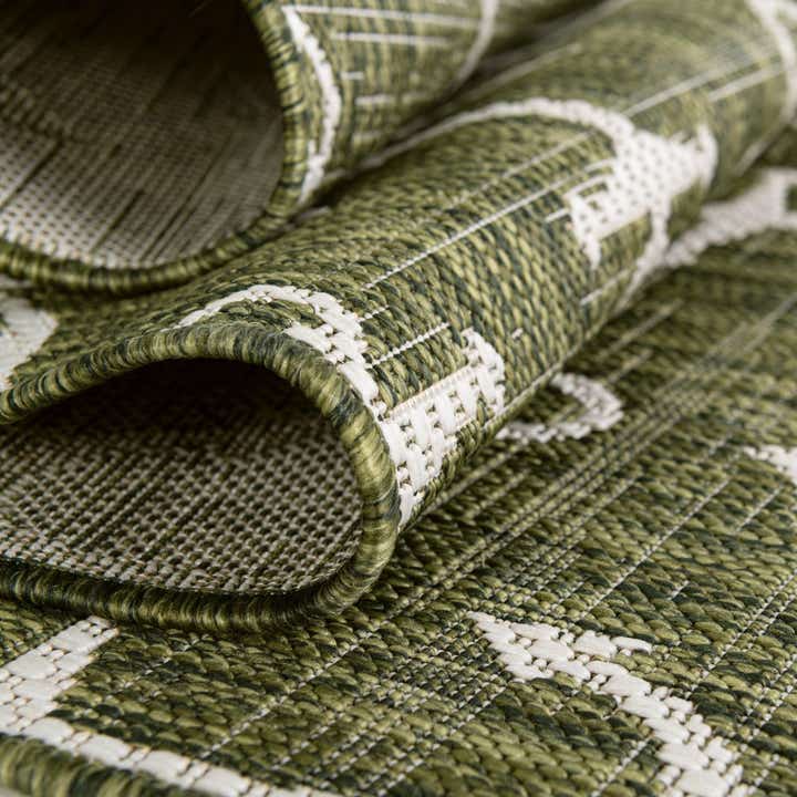 2' 7 x 12' Easy-Clean Coastal Indoor / Outdoor Runner Rug