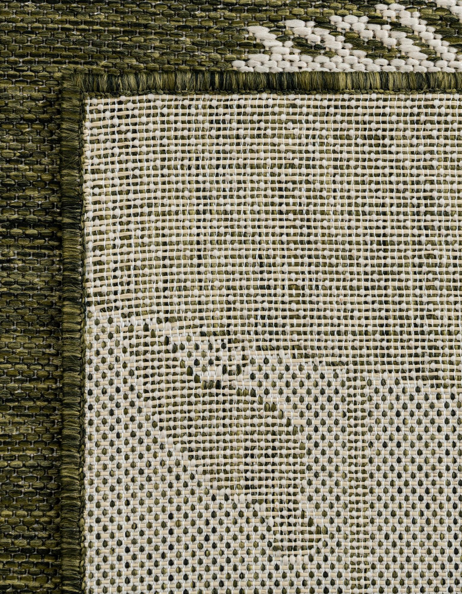 2' x 5' 3 Easy-Clean Holiday Indoor / Outdoor Runner Rug
