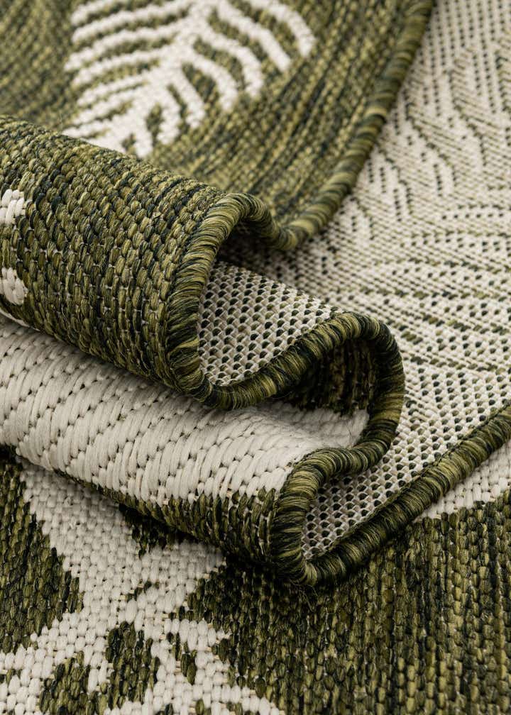 2' x 6' Easy-Clean Holiday Indoor / Outdoor Runner Rug