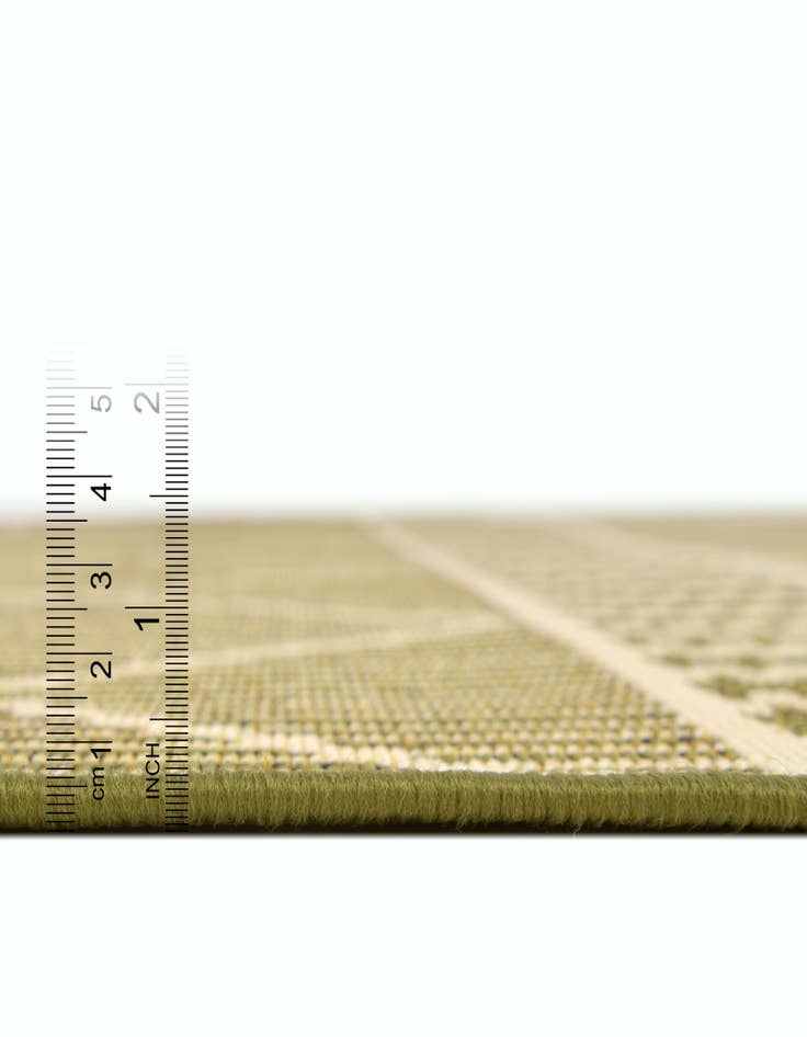 Detail image of 2' 7 x 5' 3 Washable Lattice Indoor / Outdoor Runner Rug