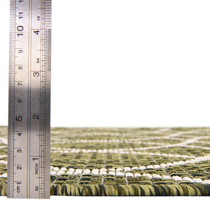 2' x 6' Easy-Clean Lattice Indoor / Outdoor Runner Rug