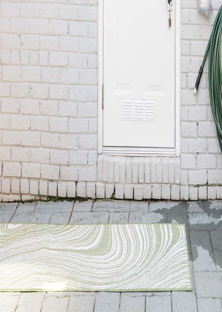 2' x 6' Easy-Clean Modern Indoor / Outdoor Runner Rug