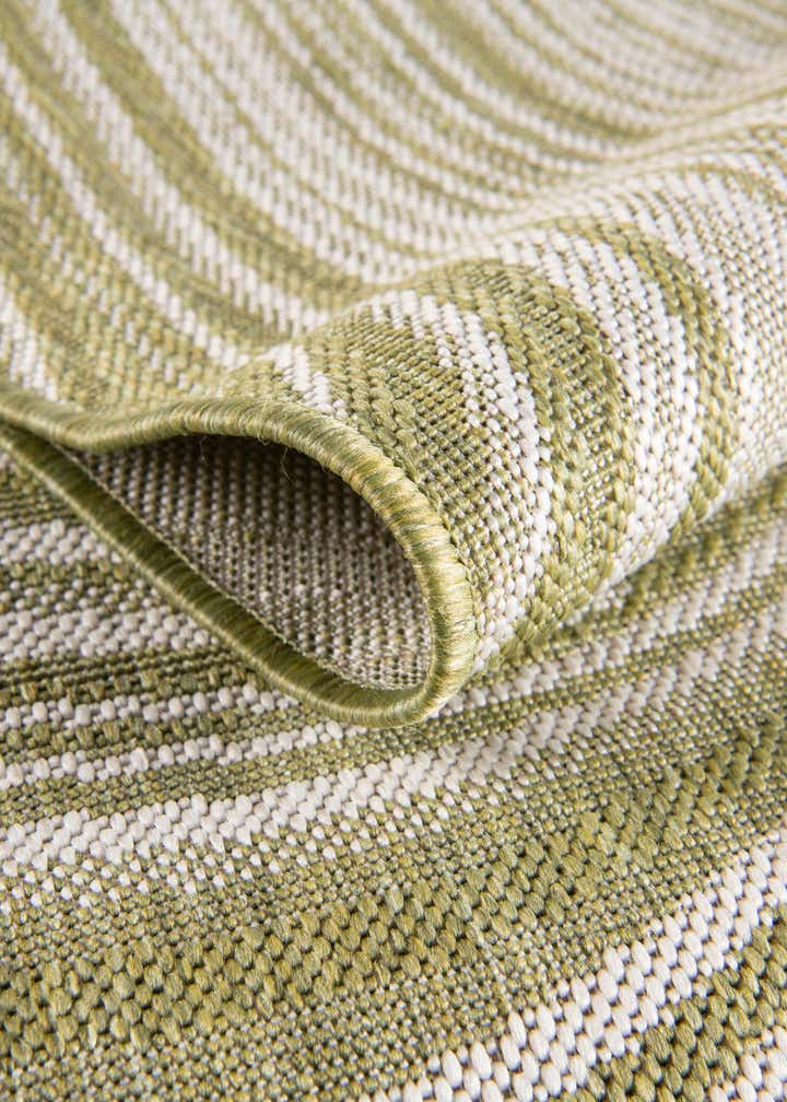 2' x 6' Easy-Clean Modern Indoor / Outdoor Runner Rug