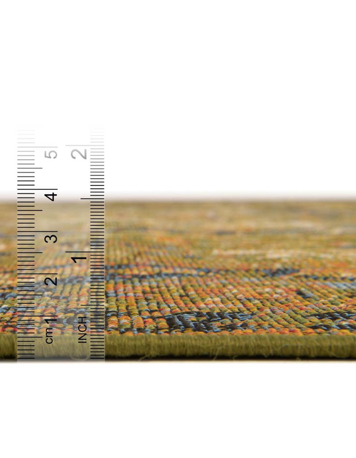 Detail image of 2' 7 x 5' 3 Easy-Clean Traditional Indoor / Outdoor Runner Rug