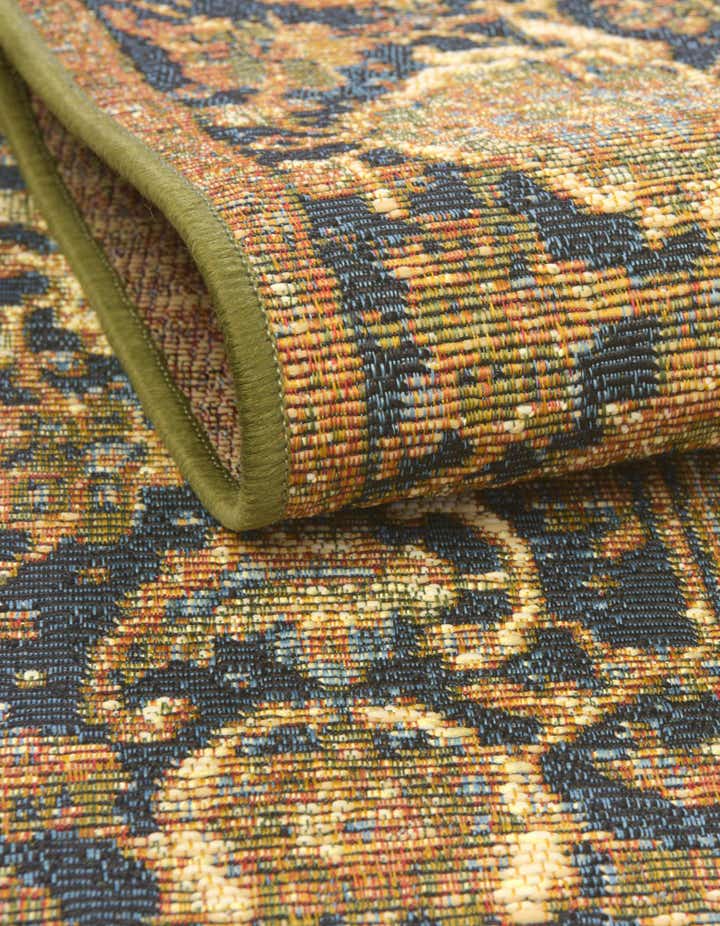 2' 7 x 5' 3 Easy-Clean Traditional Indoor / Outdoor Runner Rug