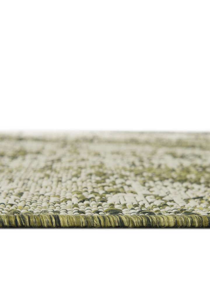 2' 7 x 12' Easy-Clean Traditional Indoor / Outdoor Runner Rug