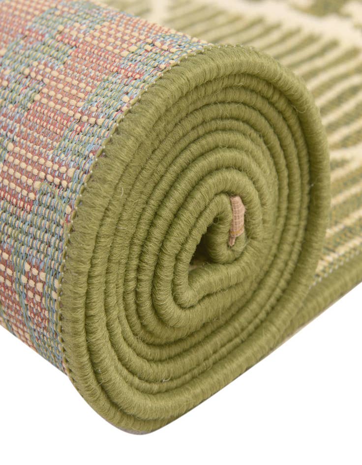 Detail image of 2' 7 x 5' 3  Washable Trellis Indoor / Outdoor Runner Rug