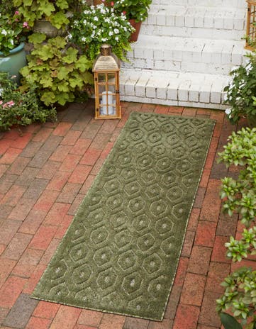 2' x 8' Easy-Clean Trellis Textured Indoor / Outdoor Runner Rug