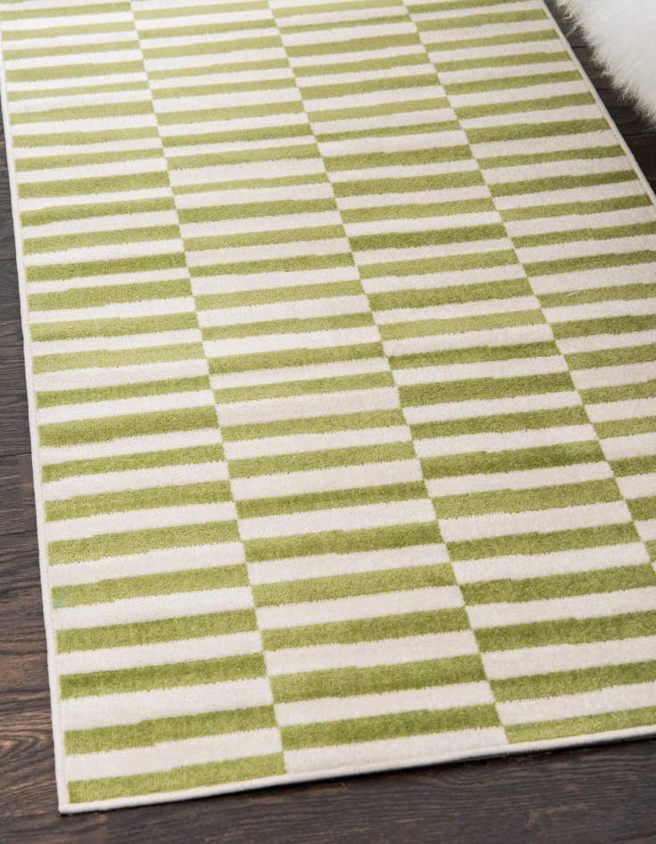 Detail image of 2' 9 x 9' 10 Tribeca Runner Rug