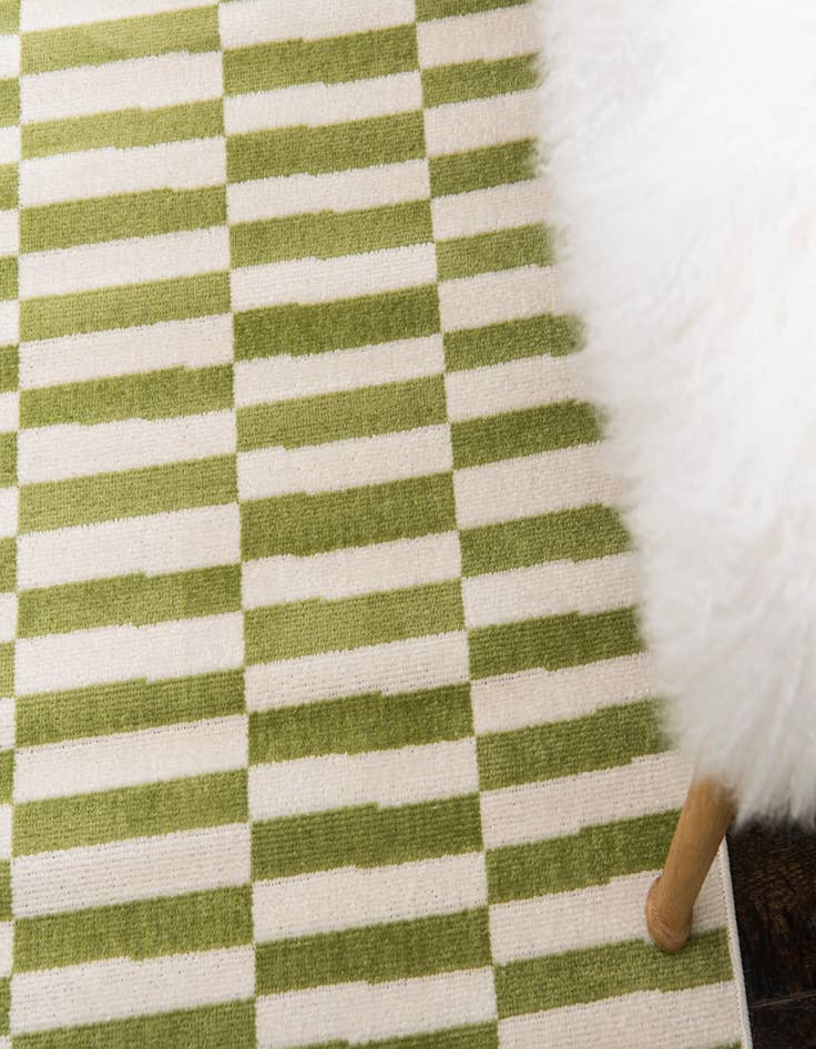 Detail image of 2' 9 x 9' 10 Tribeca Runner Rug