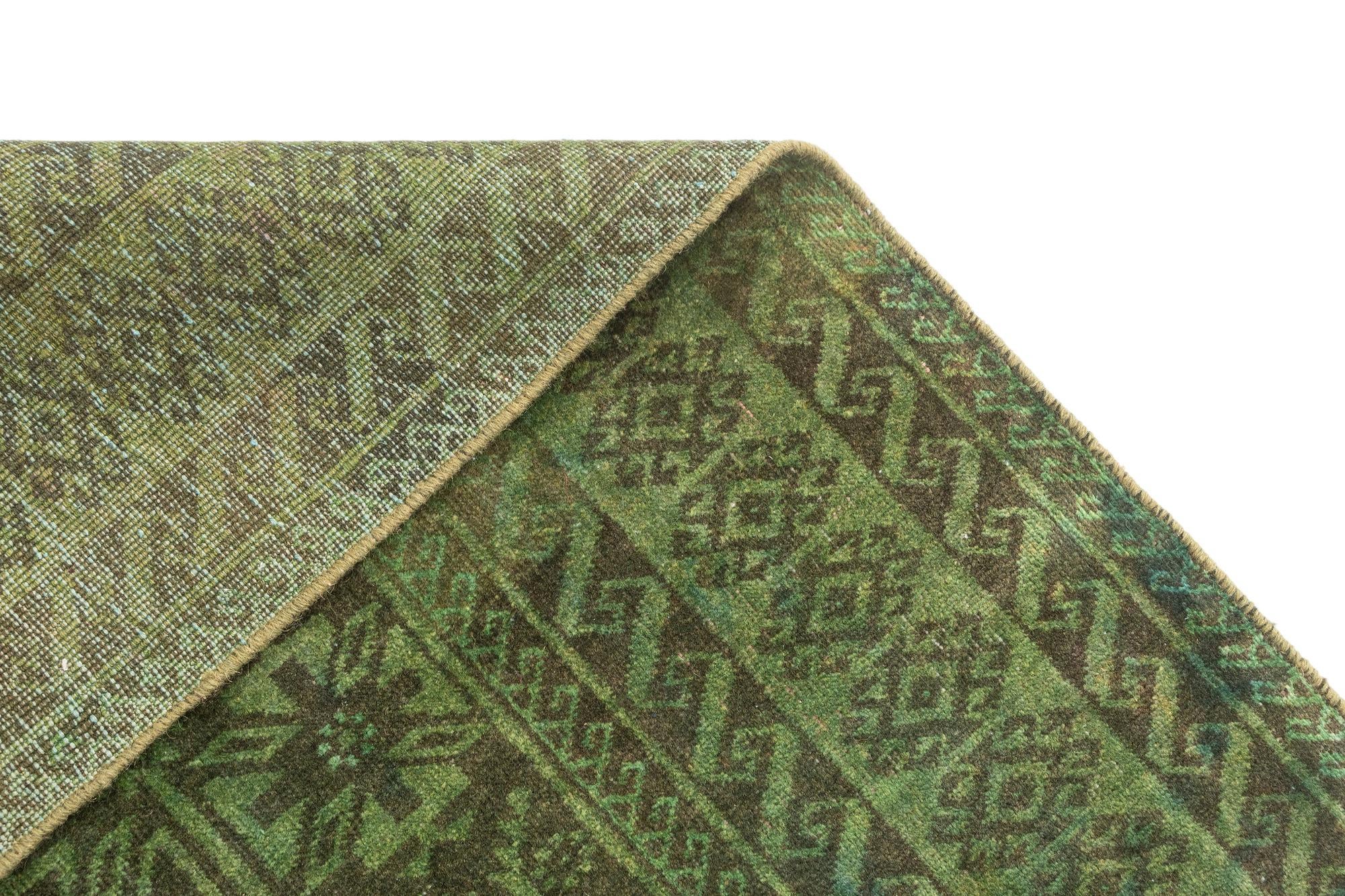 3' 9 x 7' 8 Vintage Royal Runner Rug