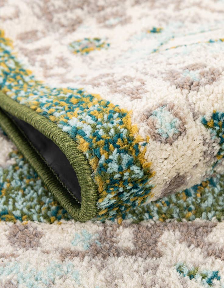 Detail image of 7' 10 x 7' 10 Carrington Square Rug