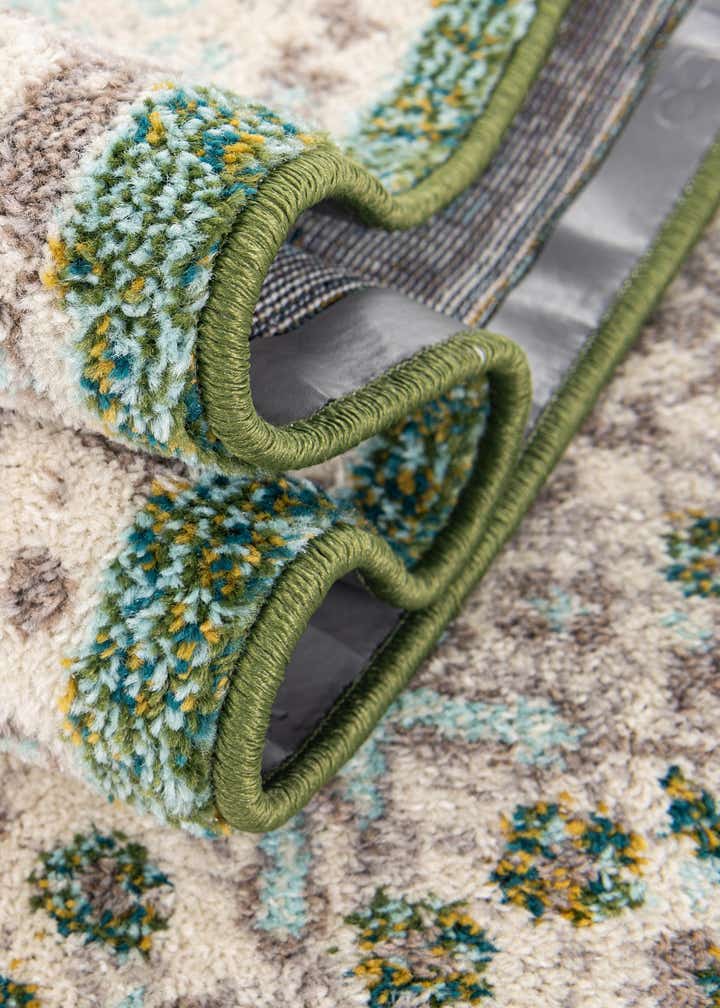 7' 10 x 7' 10 Carrington Square Rug