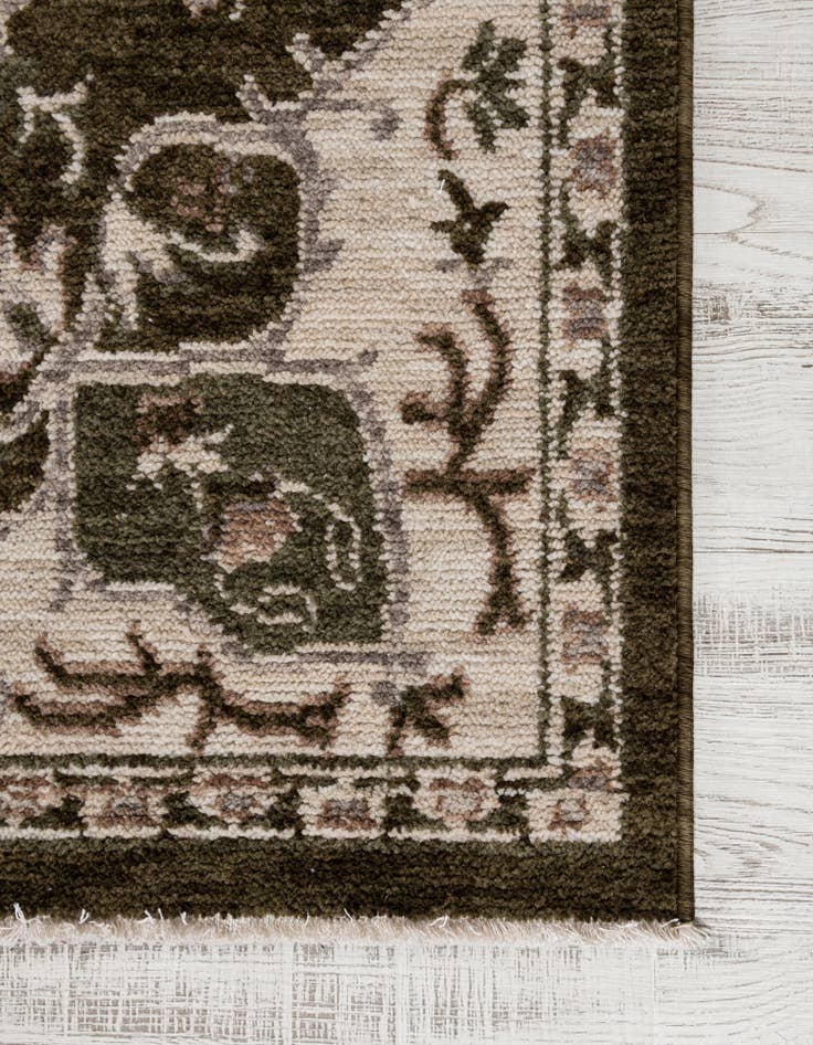 Detail image of 5' x 5' Grand Tradition Square Rug
