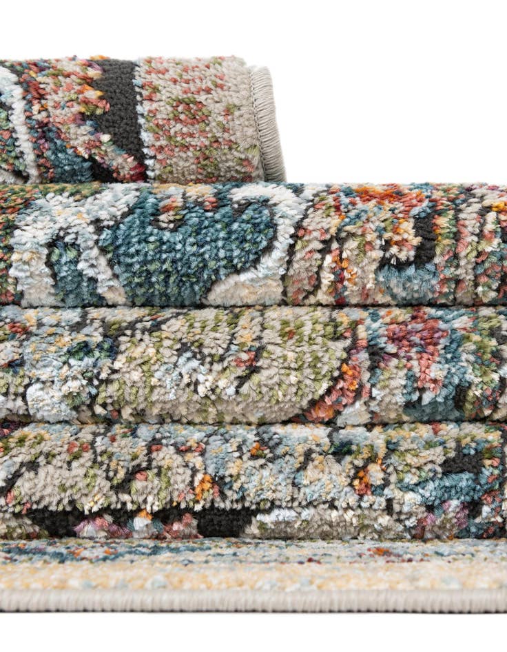 Detail image of 7' 10 x 7' 10 Isabella Square Rug