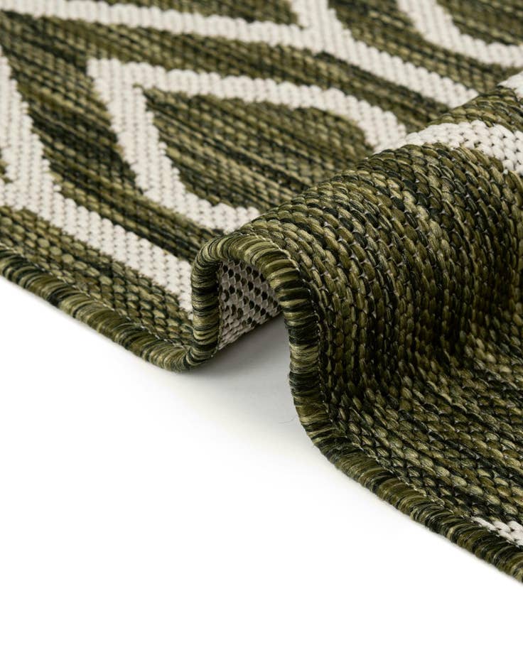Detail image of 7' 10 x 7' 10 Easy-Clean Jill Zarin Turks and Caicos Indoor / Outdoor Square Rug