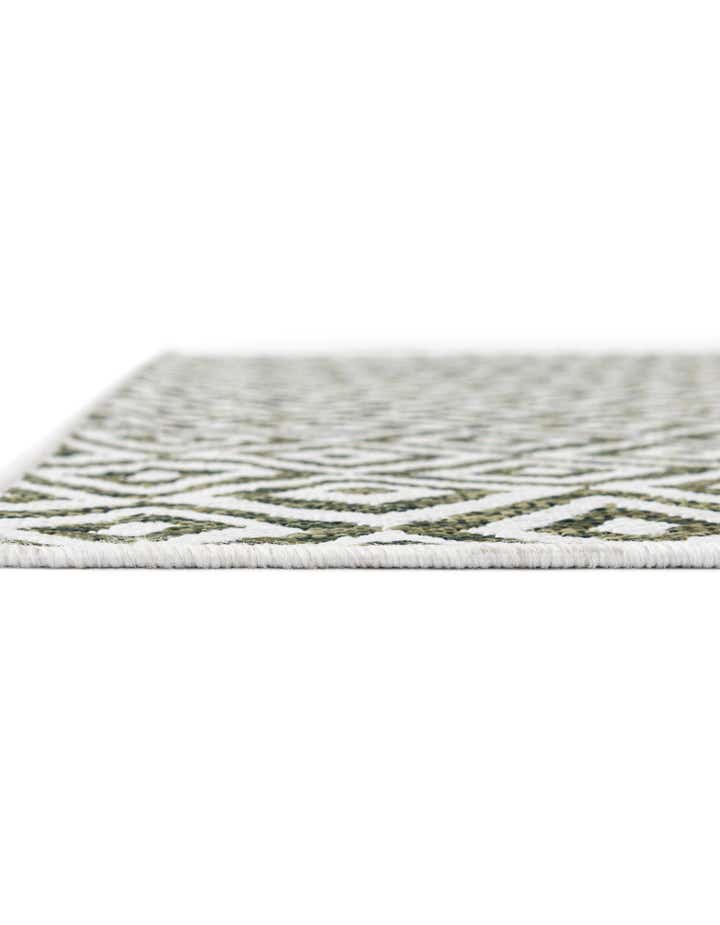 7' 10 x 7' 10 Easy-Clean Jill Zarin Costa Rica Indoor / Outdoor Square Rug