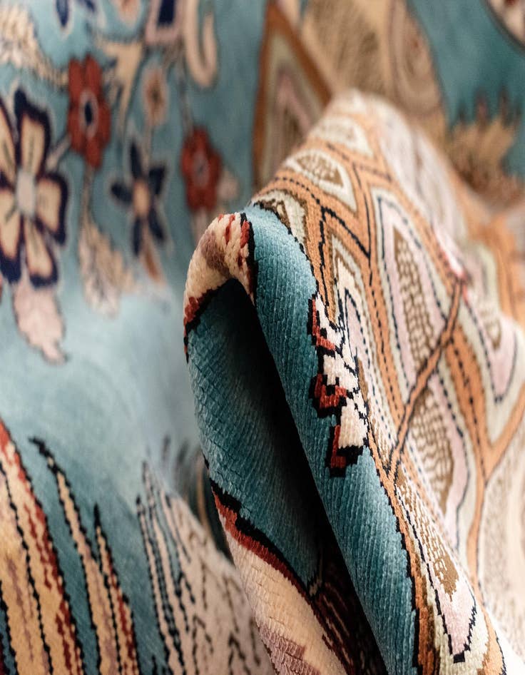 Detail image of 2' 5 x 2' 5 Kayseri Silk Square Rug