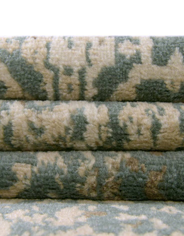 Detail image of 8' x 8' Mojave Square Rug