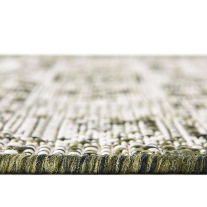 5' 3 x 5' 3 Easy-Clean Aztec Indoor / Outdoor Square Rug