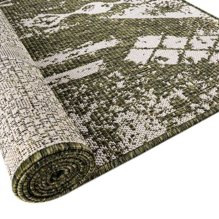10' 8 x 10' 8 Easy-Clean Bohemian Indoor / Outdoor Square Rug