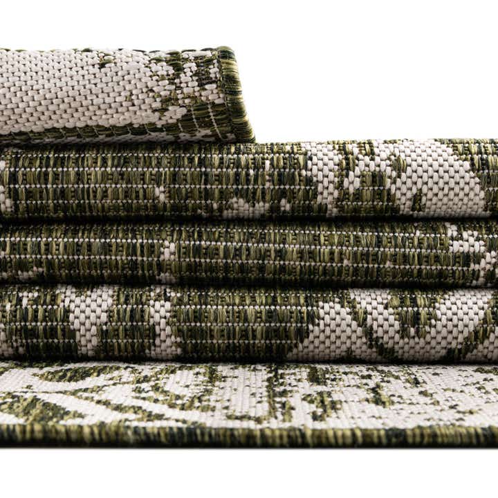 10' 8 x 10' 8 Easy-Clean Bohemian Indoor / Outdoor Square Rug