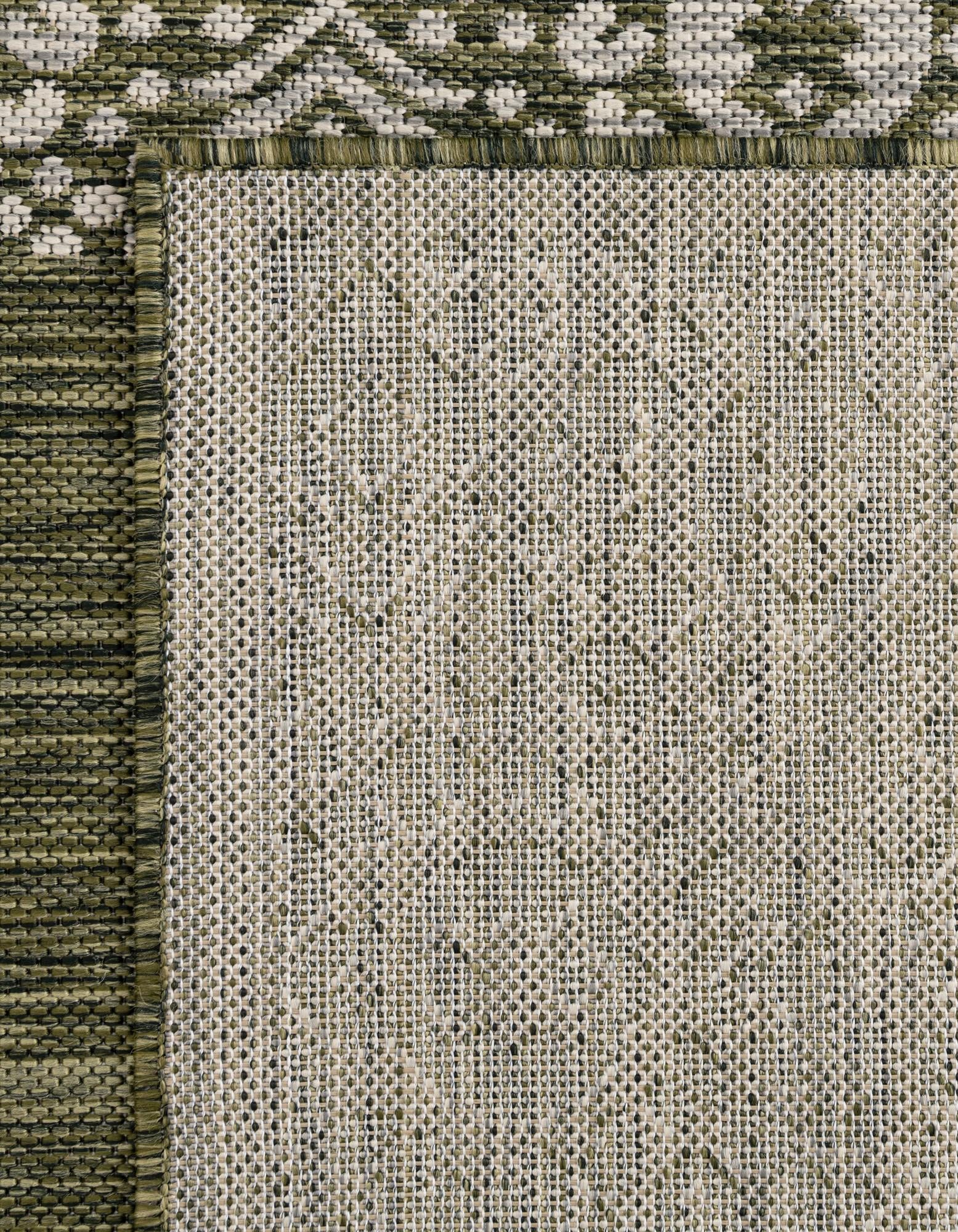 10' 8 x 10' 8 Easy-Clean Border Indoor / Outdoor Square Rug