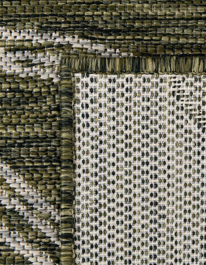 7' 10 x 7' 10 Easy-Clean Botanical Indoor / Outdoor Square Rug