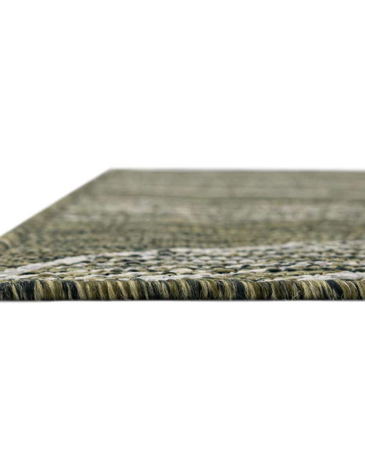 7' 10 x 7' 10 Easy-Clean Botanical Indoor / Outdoor Square Rug