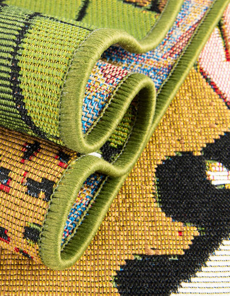 Detail image of 7' 10 x 7' 10  Washable Botanical Indoor / Outdoor Square Rug