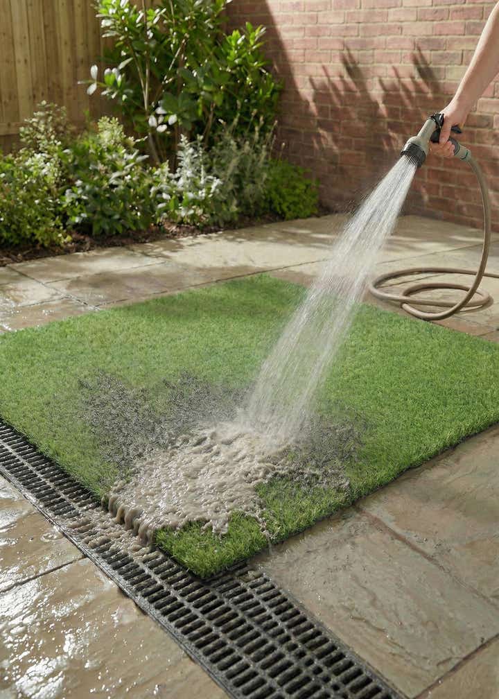 10' x 10' Easy-Clean Grass Indoor / Outdoor Square Rug