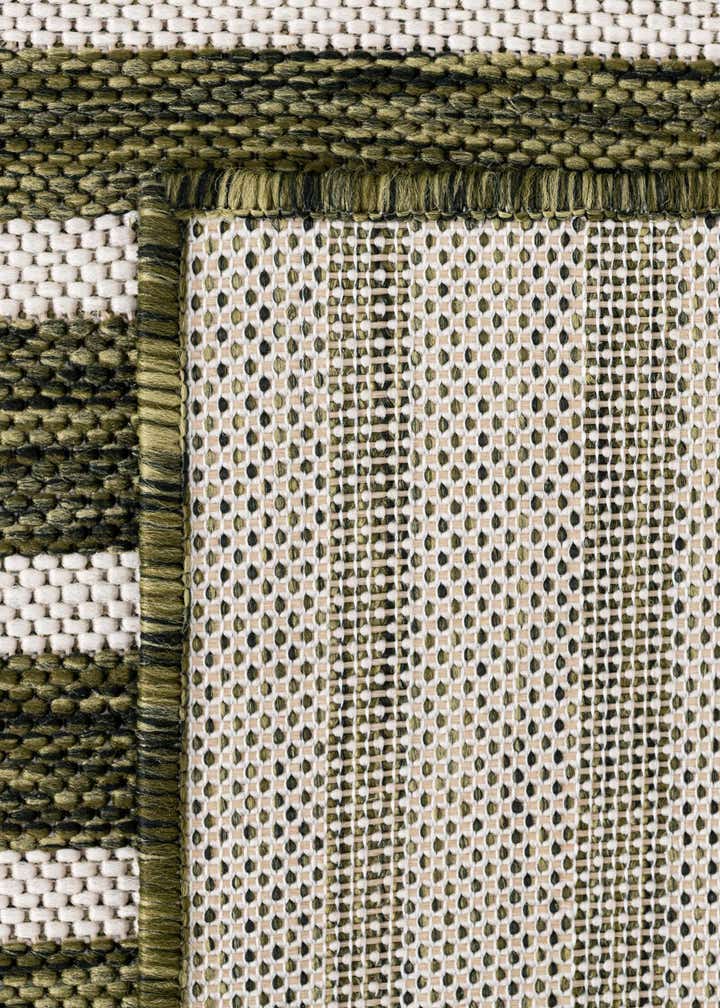 7' 10 x 7' 10 Easy-Clean Modern Indoor / Outdoor Square Rug