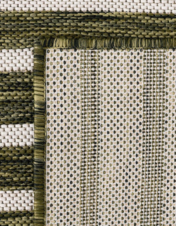 Detail image of 7' 10 x 7' 10 Easy-Clean Modern Indoor / Outdoor Square Rug