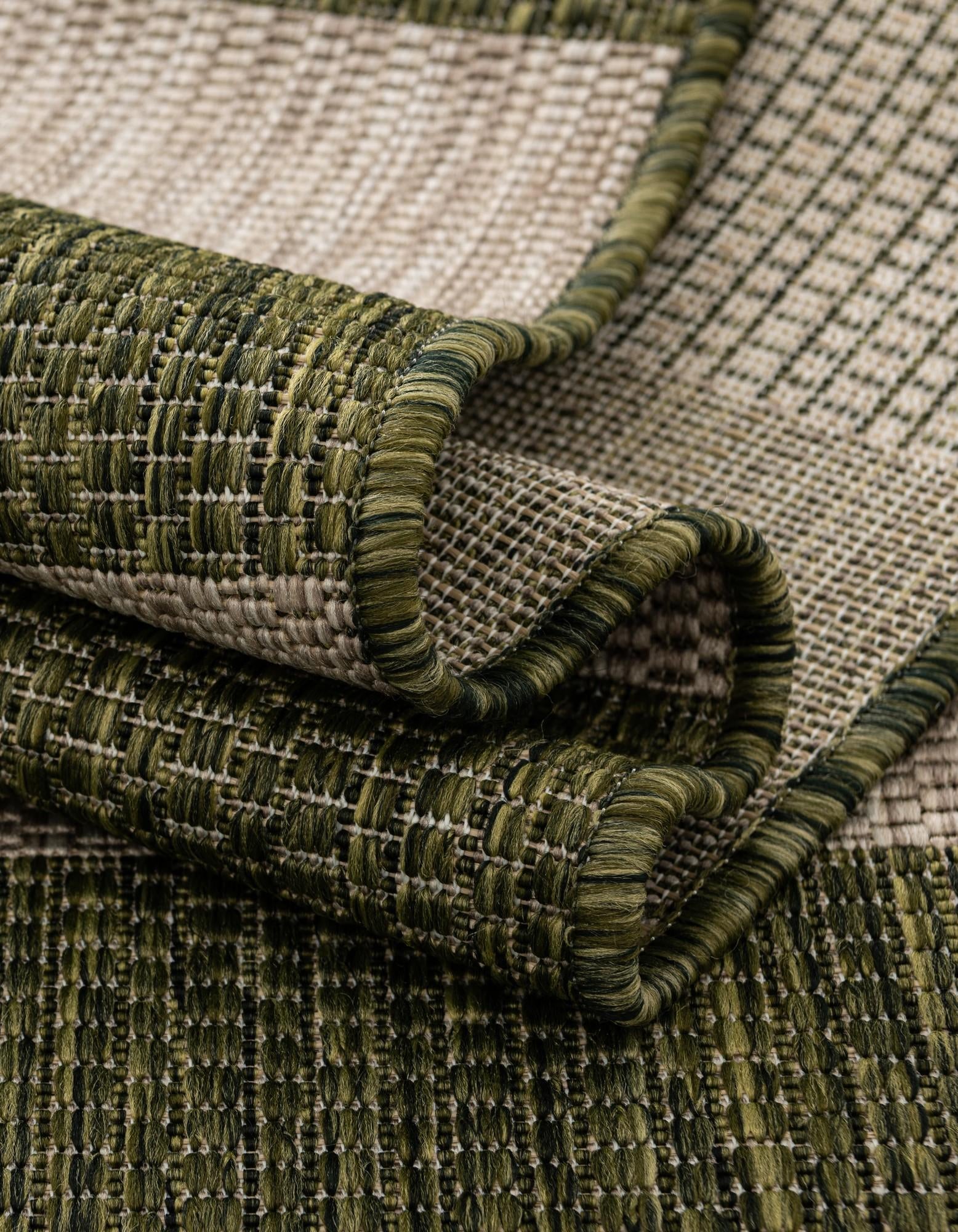 10' x 10' Easy-Clean Ribbon Indoor / Outdoor Square Rug