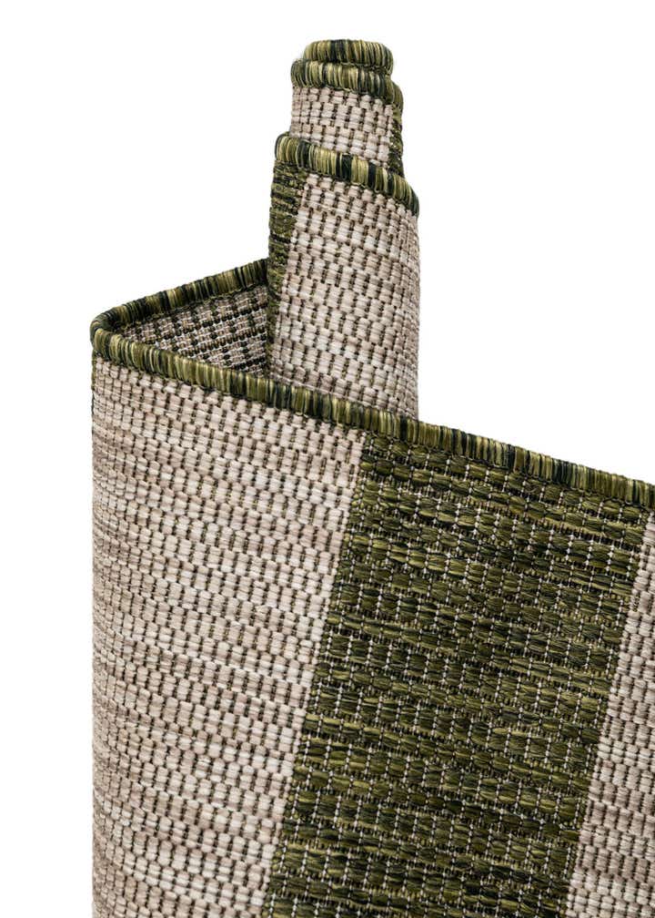 7' 10 x 7' 10 Easy-Clean Striped Indoor / Outdoor Square Rug