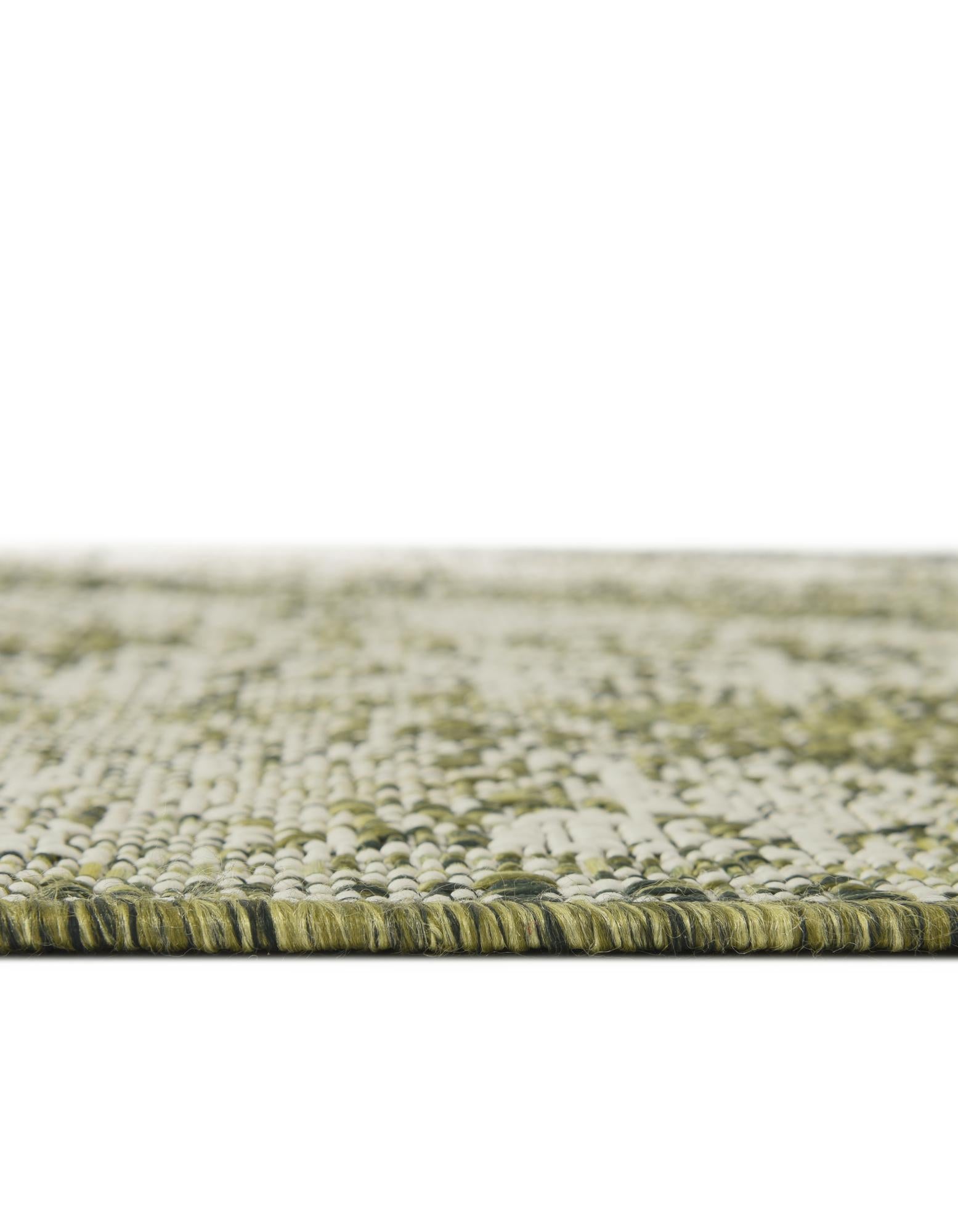 5' 3 x 5' 3 Easy-Clean Traditional Indoor / Outdoor Square Rug