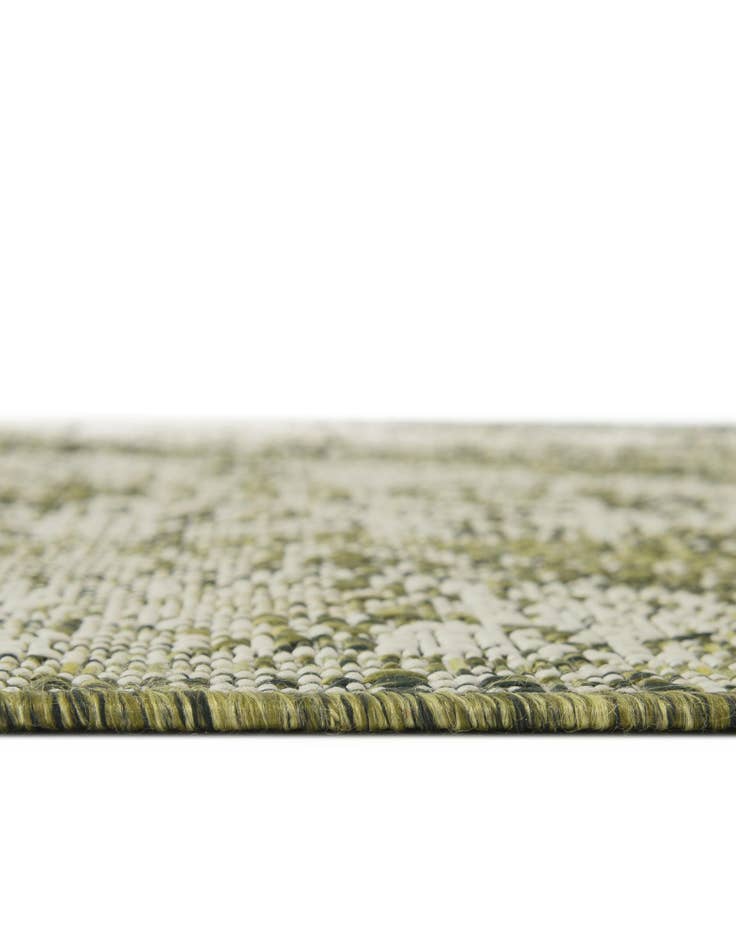 Detail image of 7' 10 x 7' 10 Easy-Clean Traditional Indoor / Outdoor Square Rug
