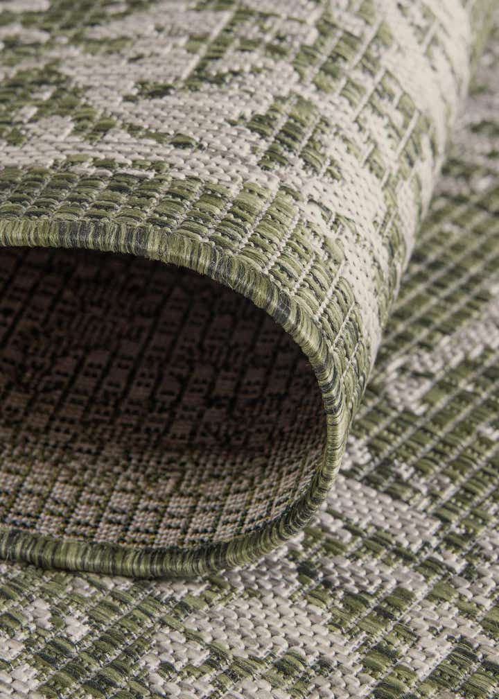 12' x 12' Easy-Clean Traditional Indoor / Outdoor Square Rug