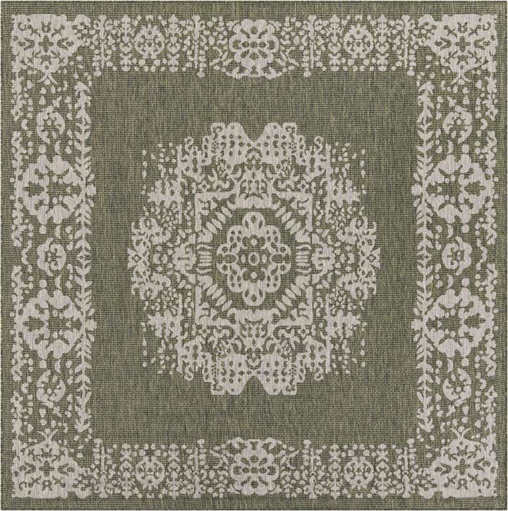 7' 10 x 7' 10 Easy-Clean Traditional Indoor / Outdoor Square Rug