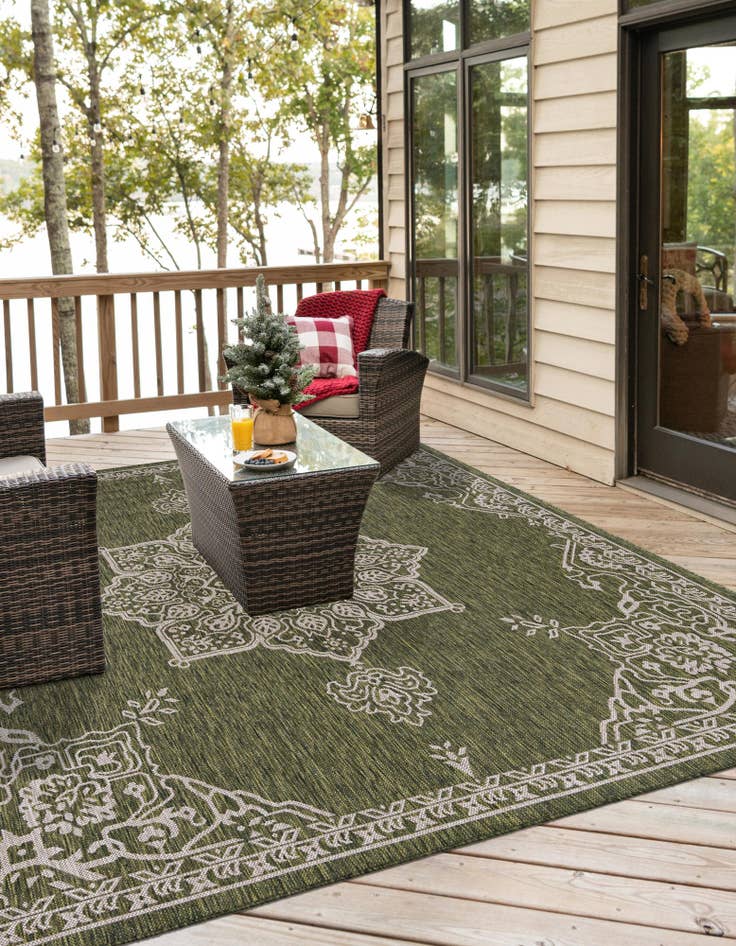 Detail image of 13' x 13'  Washable Traditional Indoor / Outdoor Square Rug