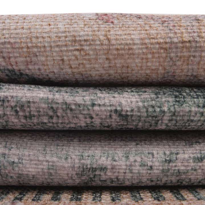 7' 6 x 7' 6 Washable Timeless Square Rug