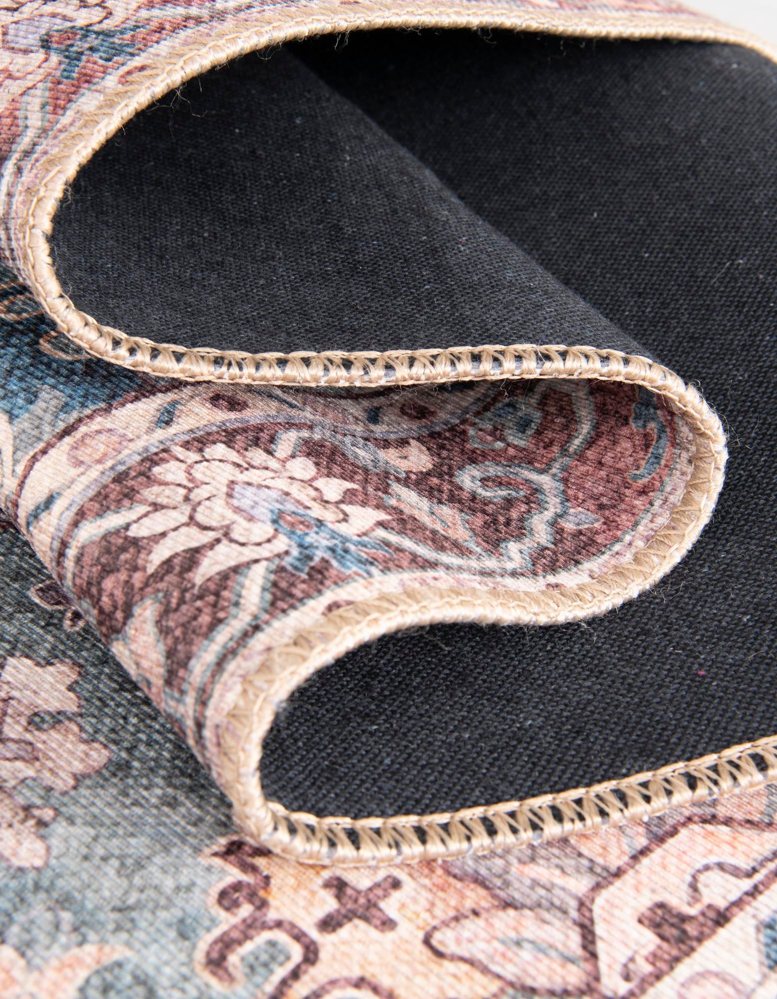 7' 10 x 7' 10 Washable Timeless Square Rug