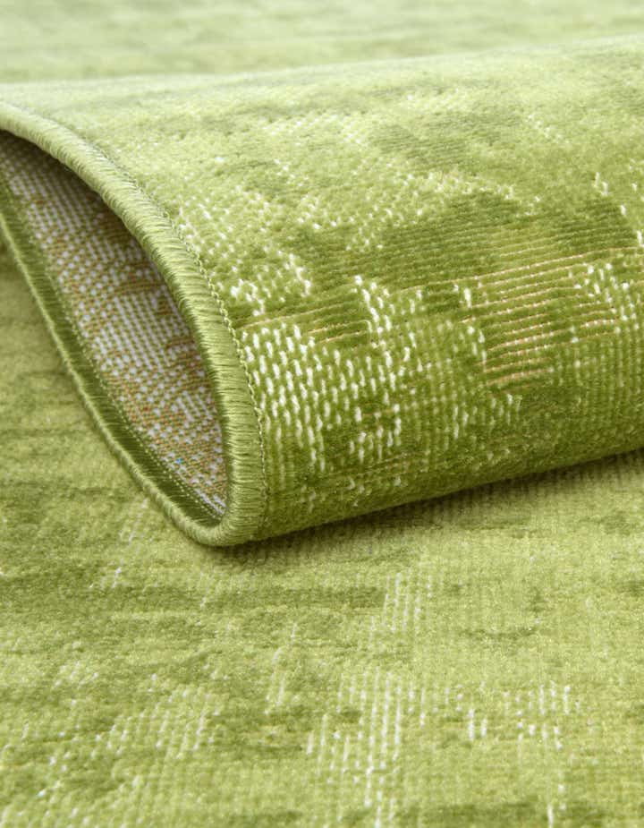 7' 10 x 7' 10 Valencia Square Rug